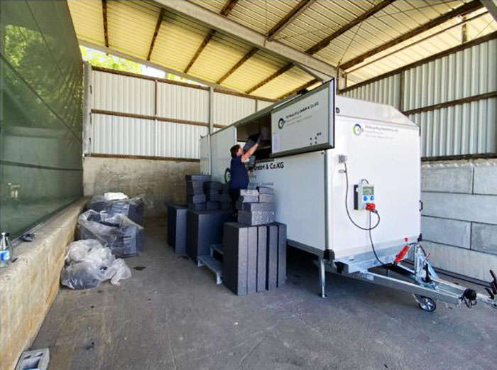 Mobile EPS compactor in use